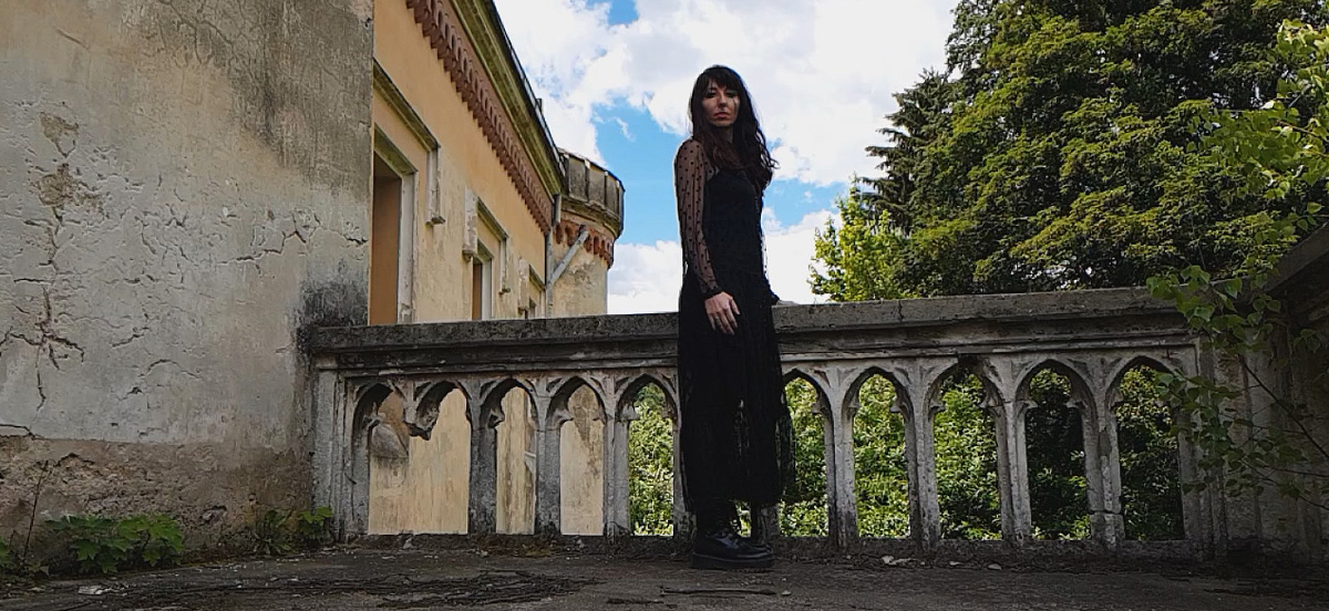 cloud velvet, kraljica sanj, the queen of dreams, synthwave, synthpop, dreamwave, youtube, video, premiere, debut, single, bandcamp